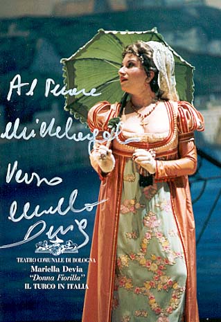 A photo of Mariella Devia dedicated to M. Verso
