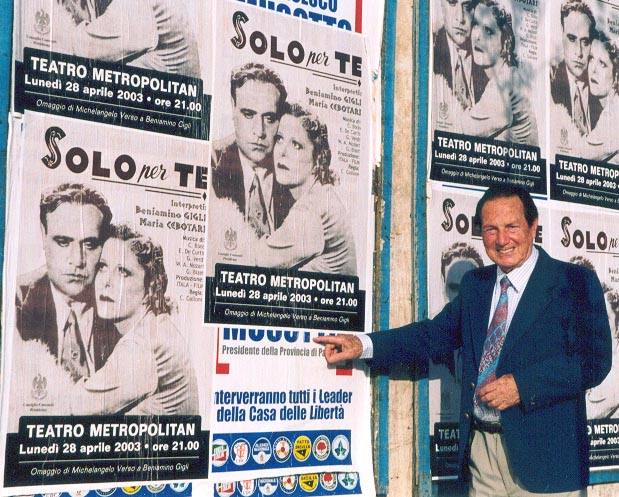 Mural flyers in Palermo - Tribute of Michelangelo Verso to Beniamino Gigli