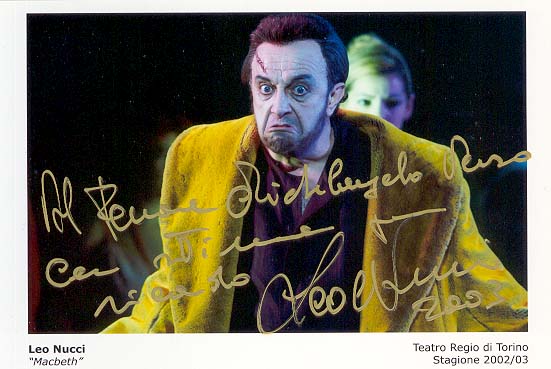 A photo of Leo Nucci dedicated to M. Verso