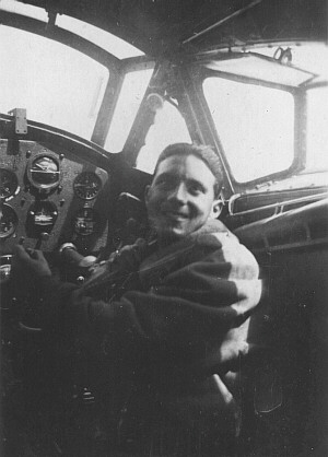 Photo of M. Verso taken in the inside of a cockpit